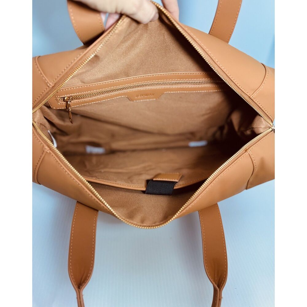EUC Joyway Vegan Leather Travel Duffel w/ Pouch - Weekender Metro Style Carry On - Picture 4 of 13
